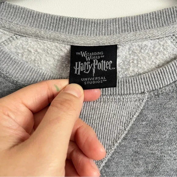 Harry Potter Gryffindor Sweatshirt Universal Studios Park Exclusive Gray Size S - Picture 7 of 11